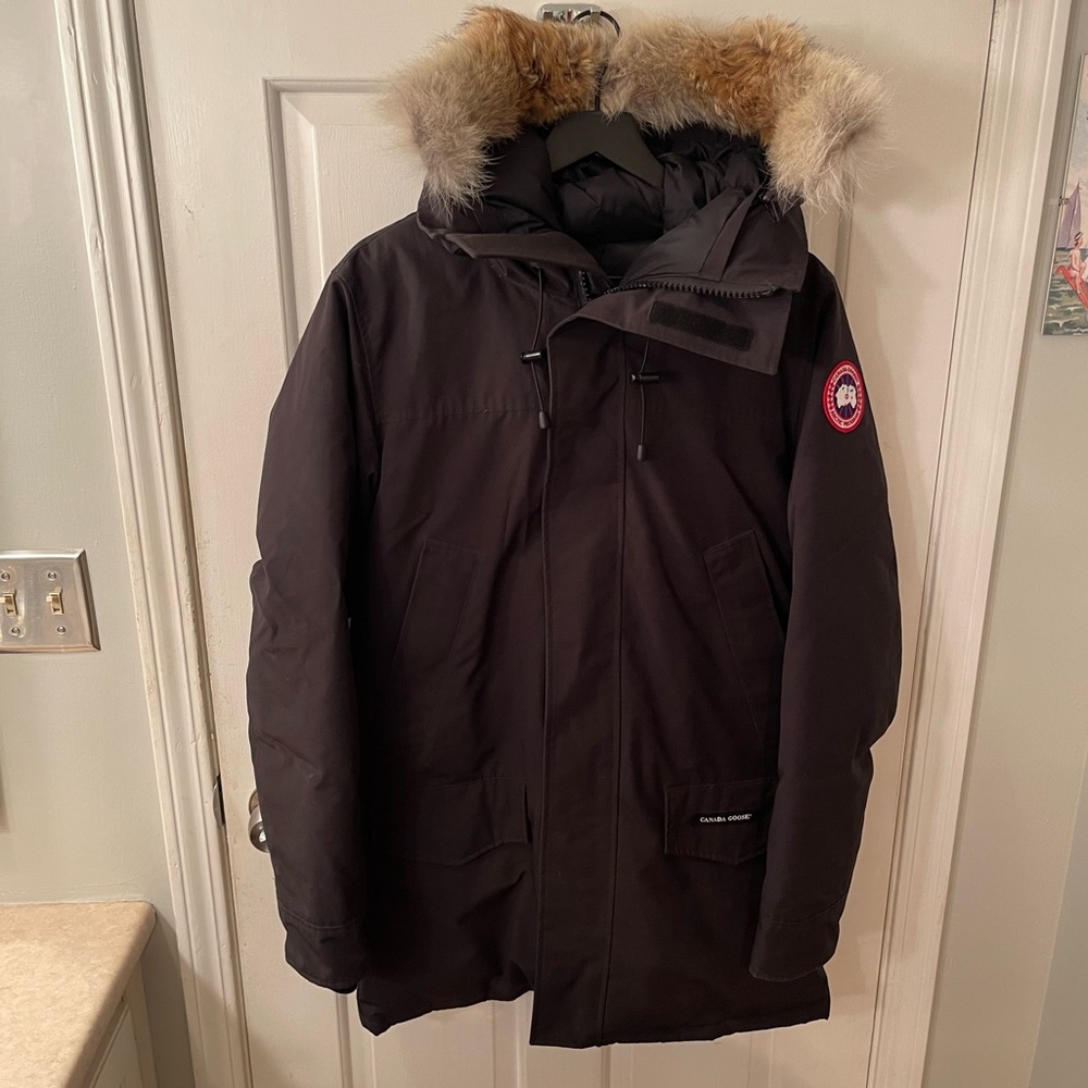BARELY WORN black Canada Goose Langford parka with removable fur, mens medium.